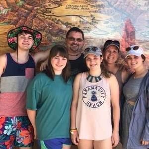 Meet your Posher, Leslie